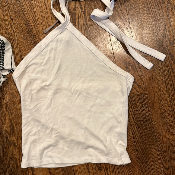 Garage bundle of 5 cropped tops and a white cropped sweatshirt various sizes - Picture 2 of 7